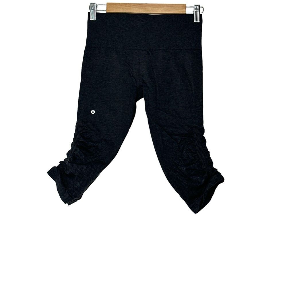 Lululemon Leggings Women's 6 Crop Black Yoga Athletic Hiking